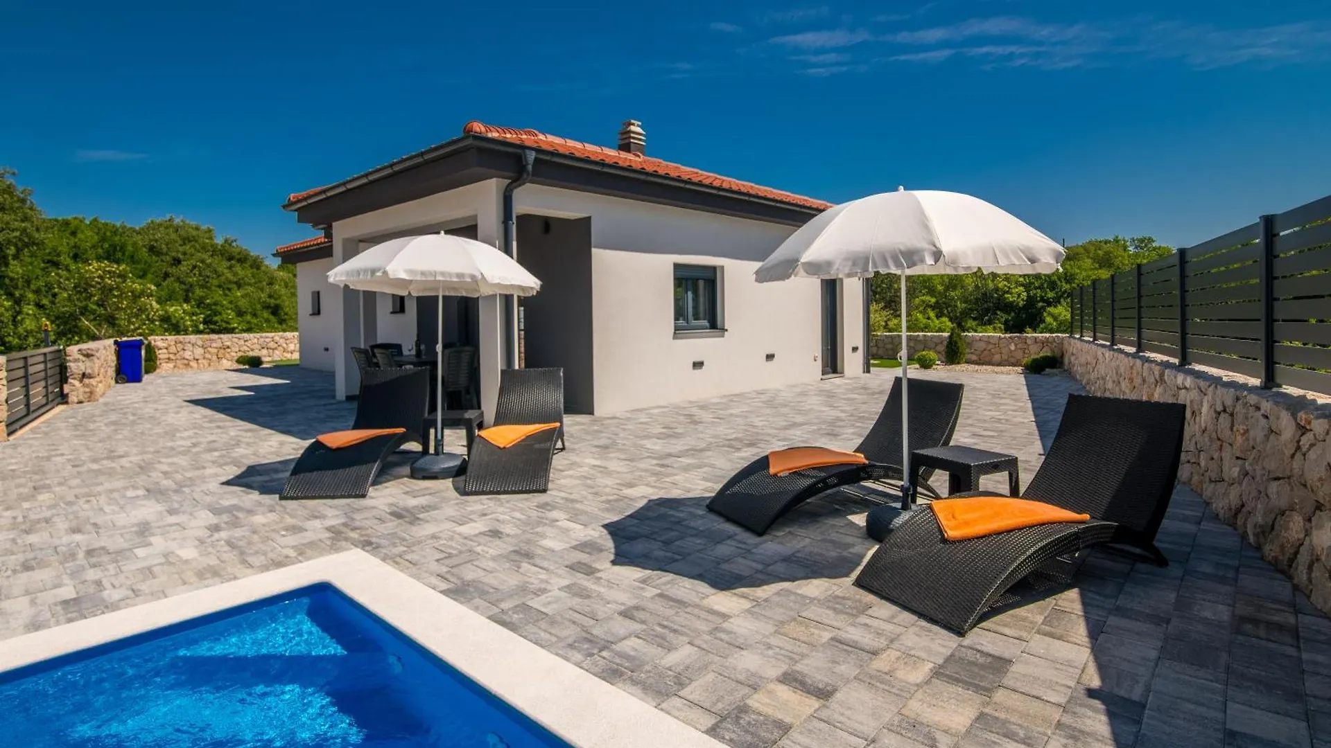 Villa Enie Garica Holiday home