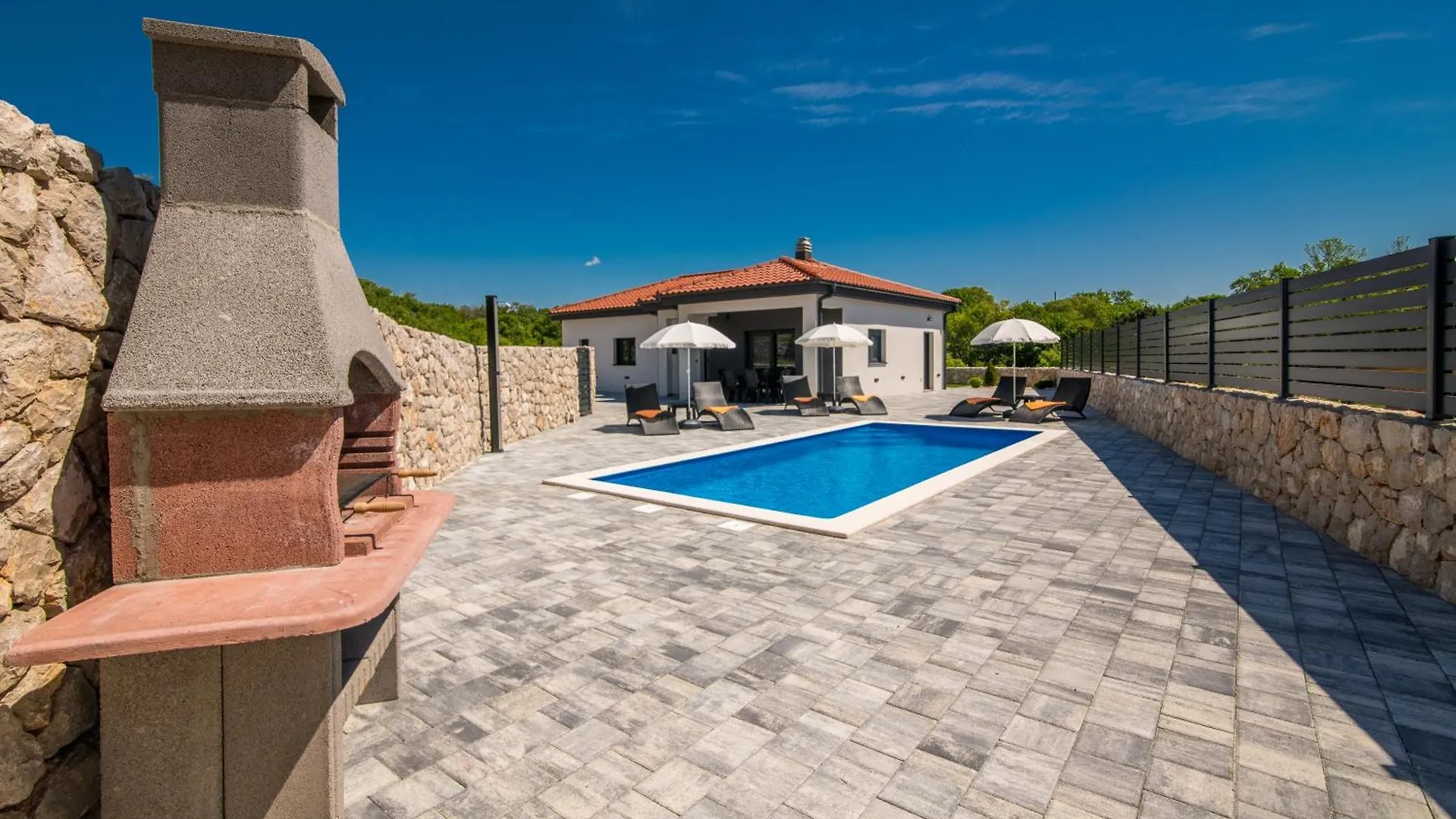 Villa Enie Garica